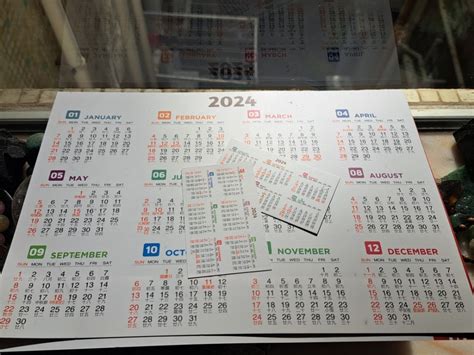 包郵 2024 年曆卡 月曆卡 大 小 迷你 香港假期 Calendar Card Hong Kong Public Holiday