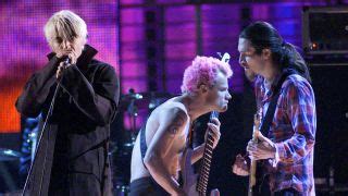 Red Hot Chili Peppers The Story Behind Californication Louder