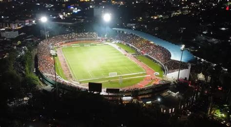 Sejak Baru Minggu Malam Ini Stadion Segiri Terisi Penuh Penonton