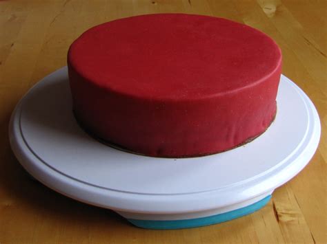 Schritt F R Schritt Anleitung Torte Mit Fondant Oder Marzipan