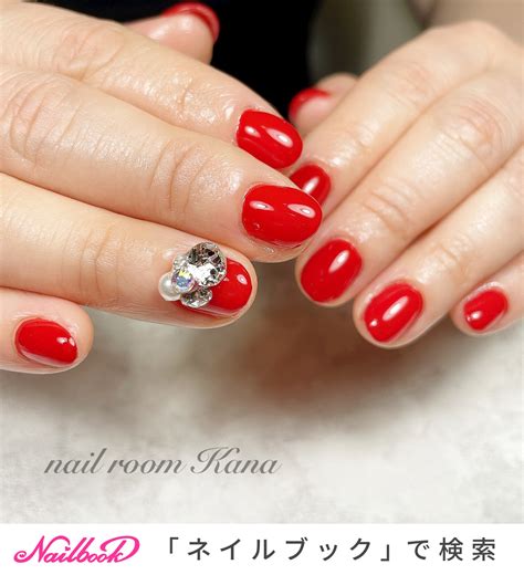 オールシーズン ハンド ビジュー ワンカラー ショート nail room Kanaのネイルデザイン No 6344359 ネイルブック