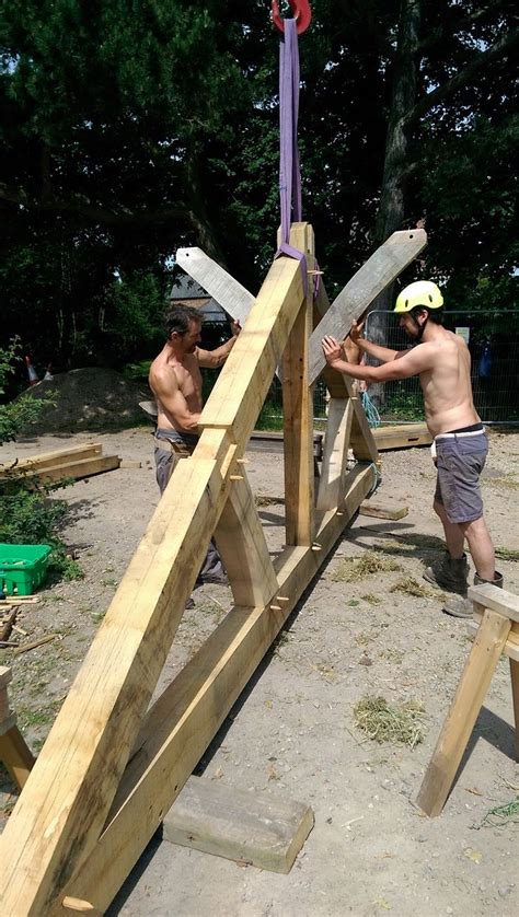 A Timber Frame Raising Part 2 Castle Ring Oak Frame