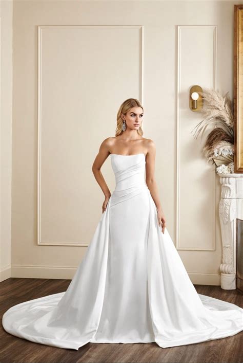 Lexington – The White Dress