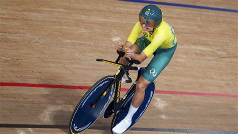 Cyclist claims first gold medal of Paralympic Games