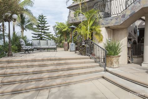 Longview | Rent this location on Giggster