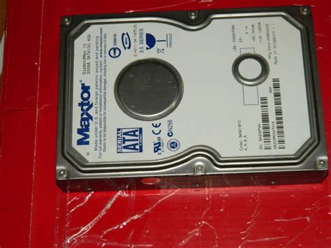 Maxtor DiamondMax 10 6B200M0 200GB 7200 8MB Cache SATA 1 5Gb S 3 5