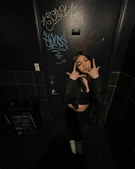 Prettyluhhcindy On Ig Cute Poses For Pictures Cute Relationship Photos Pretty Latina