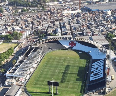 Os sonhos da Barreira do Vasco a volta da torcida aos jogos em São