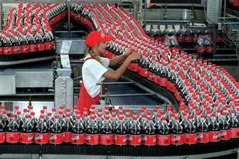 La mayor embotelladora de Coca Cola debutará en la bolsa española el 2