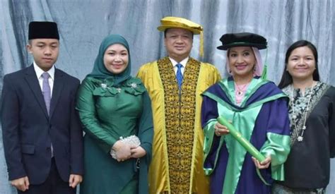 Raja Puan Muda Perlis Terima Phd Dari Um