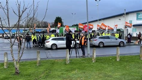 Adur And Worthing Refuse Workers Set To Take Strike Action Bbc News