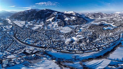 Ski Alpin Start Der Ersten Streif Abfahrt Wetterbedingt Verschoben