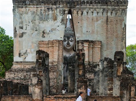 Wat Si Chum Sukhothai Temple Sukhothai Historical Park Takemetour