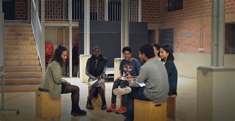 Hablar De Racismo En Las Aulas Para Evitar La Violencia Social E