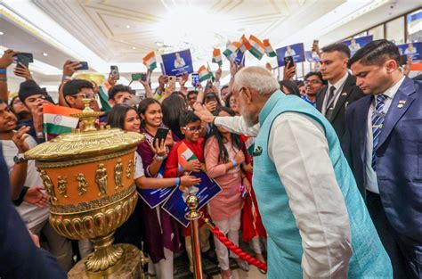 Pm Modi Addresses Indian Community In Moscow Calls Russia “indias