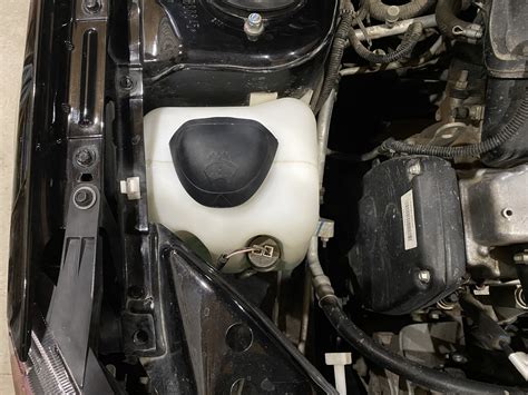 #12 Крышка бачка омывателя-воронка от VAG — Lada Гранта (2G) FL, 1,6 л ...