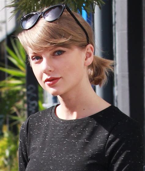 Taylor Swift Picture 1138 Taylor Swift Goes Shopping In Beverly Hills