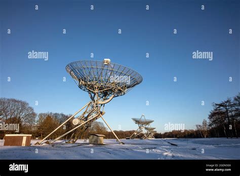 The Netherlands Hooghalen Westerbork Synthesis Radio Telescopes Wsrt