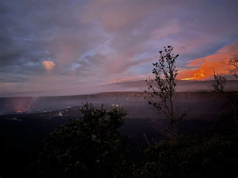 Worlds Largest Active Volcano Erupts For First Time In 40 Years