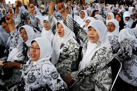 Pegawai Non ASN Full Senyum THR Serta Tunjangan Dari Sri Mulyani