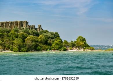 2 Villa Romana Di Sirmione Images, Stock Photos, 3D objects, & Vectors ...