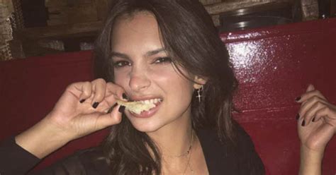 Emily Ratajkowski Champions Full Frontal Nudity With 100 Naked Snap Daily Star