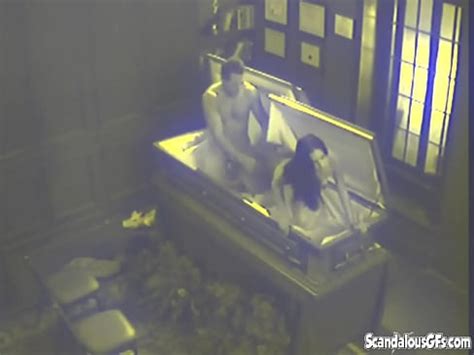 Twisted Coffin Fetish Couple Fuck Xvideos