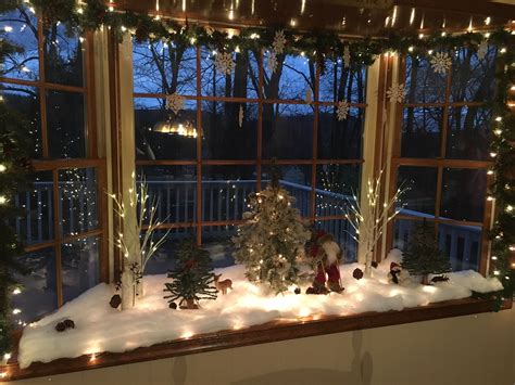 10+ Christmas Bay Window Decorating Ideas