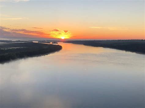 Imagem Aérea Do Nascer Do Sol No Rio Paraná Chama Atenção Na Internet