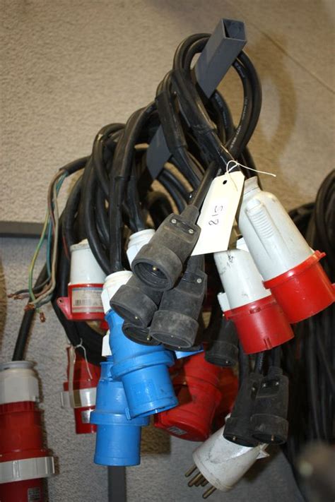 17-cables-32-amperes-triphases-et-adaptateurs-32-amperes-divers