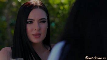 Glam Adolescente Perforada Por Su Padrastro Cachondo XVIDEOS