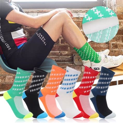 New Professional Cycling Socks Breathable Wicking Feet Protection Socks Outdoor Road Bike Riding