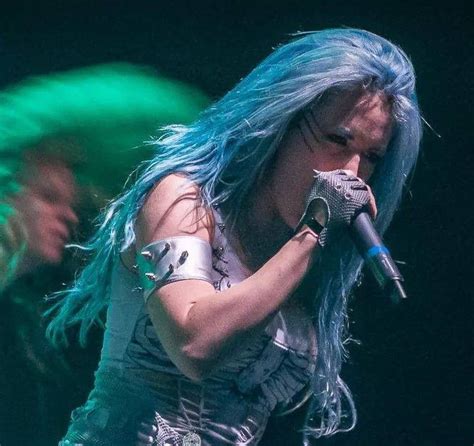 Pin De Laurie Gothic Witch Bitch Pa Em Alyssa White Gluz Arch Enemy