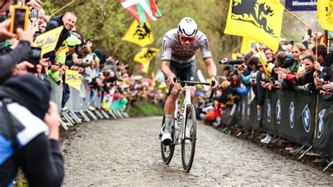 Mathieu Van Der Poel Wint Met Machtsvertoon Zijn Derde Ronde Van