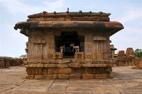 Nandi Mandapa, Virupaksha Temple, Pattadakal Temple Complex, Pattadakal ...