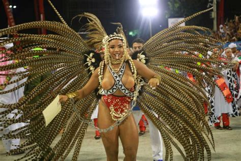 Campe Pela Mangueira Rainha Evelyn Bastos Volta Sapuca Carnaval