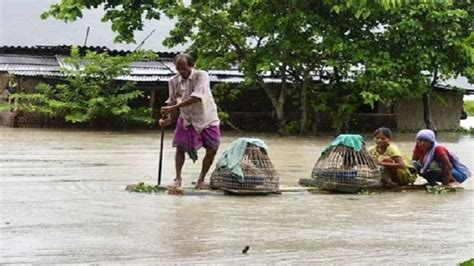 Assam Flood असम में बाढ़ की स्थिति और बिगड़ी मरने वालों की संख्या 139