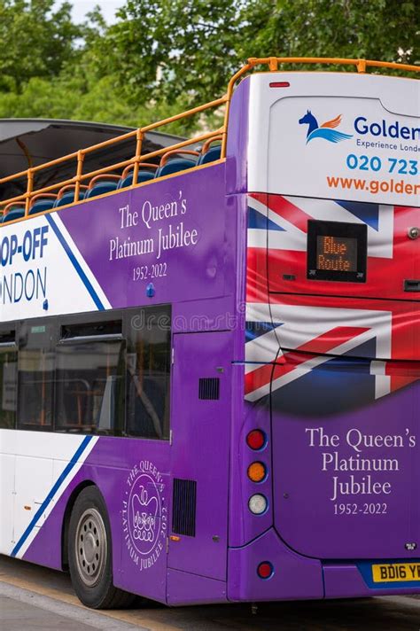 A London Tour Bus Decorated For The Queen S Platinum Jubilee