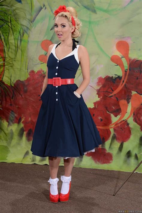 Skinny Blonde Aaliyah Love Flaunts Her Hot Legs While Teasing In High Heels CoedCherry