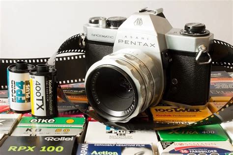 Kamera Analog Barang Jadul Yang Masih Diburu Fotografer