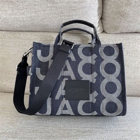 Tas Marc Jacobs The Traveler Tote Bag Monogram Canvas Barang Mewah