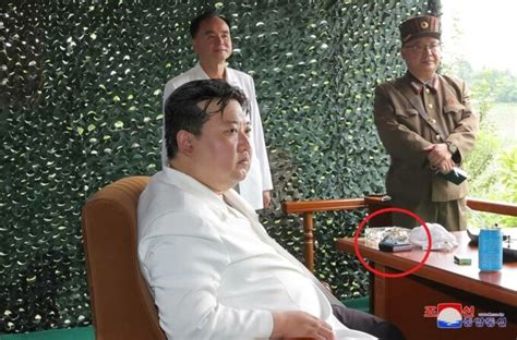 Misterul Smartphone Ului Lui Kim Jong Un Liderul Nord Coreean Pare S