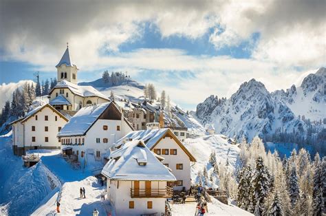 Get Most Beautiful Places To Ski In Europe PNG - Backpacker News