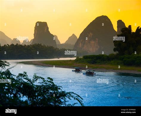 Yangshuo guangxi sunrise dawn landscape hi-res stock photography and images - Alamy