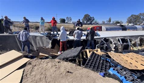 Trailero Herido Al Volcar Su Unidad En La Carretera Noticias De