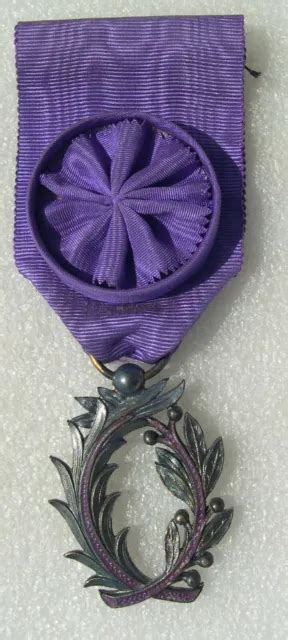 Medaille Officier De L Ordre Des Palmes Academiques Eur