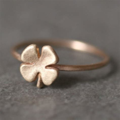 Small Four Leaf Clover Ring in 14K Gold - Etsy