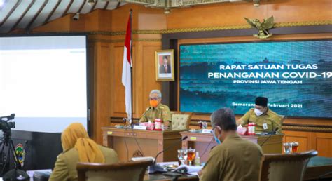 Ganjar Minta Bupati Dan Wali Kota Mempercepat Vaksinasi Covid