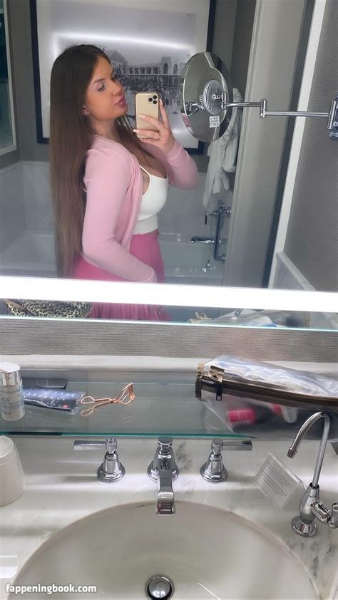 Elizabeth M Elizabethkm Nude Onlyfans Leaks The Fappening Photo Fappeningbook