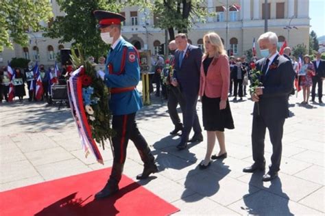 Položeni vijenci na Spomenik poginulim borcima NOR a u Banjaluci